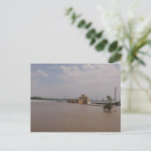 floodwaters in Burlington, Iowa broken barricades ポストカード (スタンド正面)