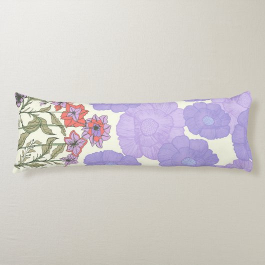 Flora Obscura – Seamless Floral Print Throw Pillow ボディピロー (正面)