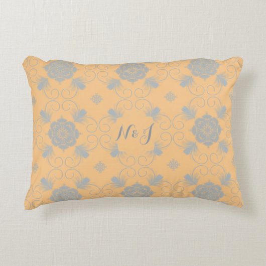 Flora Royale Decorative Accent Pillow アクセントクッション (正面)