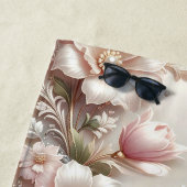 Floral and Pearl Embellishments Beach Towel ビーチタオル (インサイチュ)