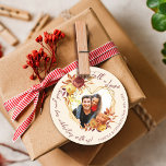 Floral Boho Fall in Love Photo Wedding Thank You ラウンドシール<br><div class="desc">Add a heartfelt finishing touch to your wedding favors with this Modern Elegant Floral Boho “Fall in Love” Photo Wedding Thank You Favor Sticker. Designed with a soft floral boho aesthetic and a romantic typography style, this sticker is the perfect way to thank your guests for celebrating your special day....</div>