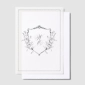 Floral Crest Cream Black Monogram Wedding Overlay ベラム紙招待状 (オフセット)
