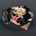 Floral Hibiscus Pineapple Hawaiian Print on Black ネクタイ<br><div class="desc">Exotic pink and white hibiscus flowers, yellow lilies, pineapples, palm fronds and tropical foliage on a black background, this men's neck tie is cool for the office, a night on the town, a wedding, for the groom or groomsmen or give as a gift to your husband, dad, brother or best...</div>