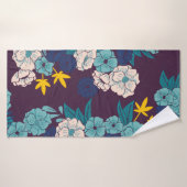 Floral jungle with snakes seamless pattern, tropic バスタオル (バスタオル)