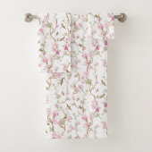 Floral-patterned towels hang neatly バスタオルセット (インサイチュ)