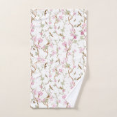 Floral-patterned towels hang neatly バスタオルセット (ハンドタオル)