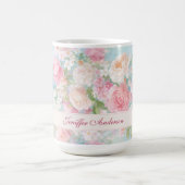 Floral Pink & White Roses with Custom Name コーヒーマグカップ (中央)