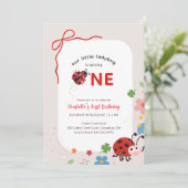 Floral Red Bow Little Ladybug Girl 1st Birthday 招待状 (スタンド正面)
