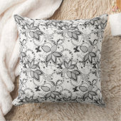 Floral rustic pattern retro black and white  クッション (ブランケット)