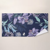 Floral seamless pattern. There are Lily, Hydrangea バスタオル (バスタオル)