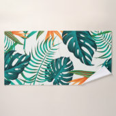 Floral seamless pattern with leaves. tropical back バスタオル (バスタオル)