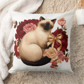 Floral Serenity: Curled Siamese Cat in Bloom クッション (ブランケット)