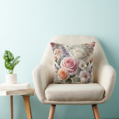 Floral Throw Pillow with Pink and White Roses クッション (椅子)