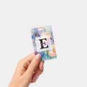 Floral watercolor monogram purple iris flowers バッジ (手持ち)