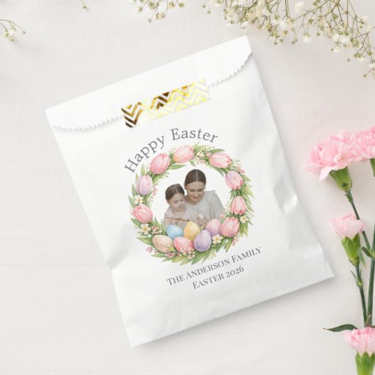 Floral Wreath & Family Photo Personalized Easter  フェイバーバッグ (封をした状態)