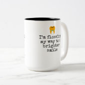 Flossing brighter smile ツートーンマグカップ (正面右)