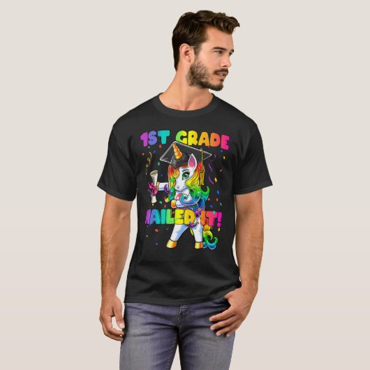 Flossing Unicorn 1st Grade Graduation Cap Diploma Tシャツ (正面フル)