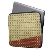 Flower and Diamond Pattern Gold Red ラップトップスリーブ (正面左)