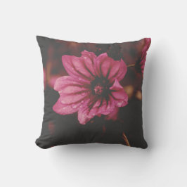 Flower in Water Droplets Throw Pillow クッション