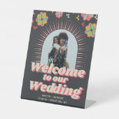 Flower Power 70のレトロGroovy結婚の歓迎 台座サイン (正面)