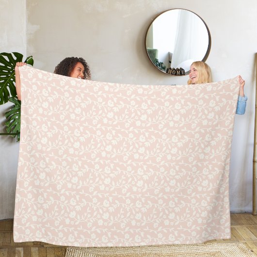 flowered bedding. フリースブランケット