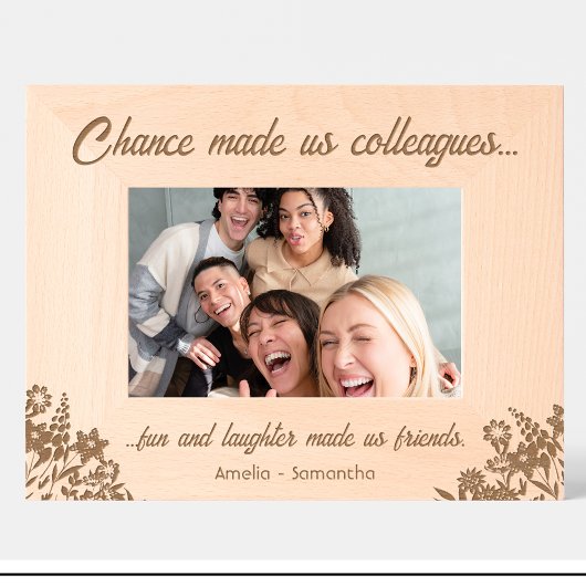 Flowers仕事仲間が木枠に彫り込んだ名前を付ける レーザー彫刻フレーム