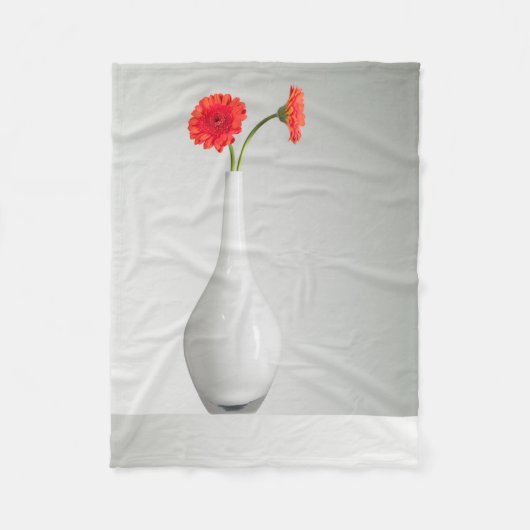 Flowers | Orange Gerbera in Vase フリースブランケット (正面)