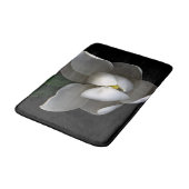 Flowers | Single White Magnolia Blossom バスマット (アングル)