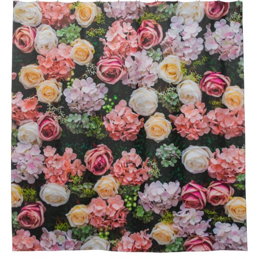 Flowers wall background vintage style.  シャワーカーテン (正面)