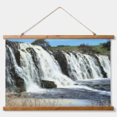 Flowing Waters of Hopkins Falls 吊り下げ型タペストリー (正面)