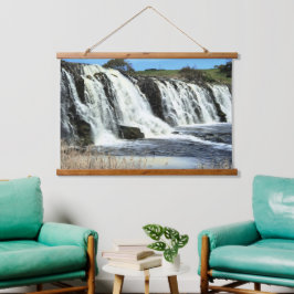 Flowing Waters of Hopkins Falls 吊り下げ型タペストリー