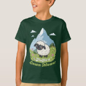 Fluffiest Lawn Mower – Adorable Blacknose Sheep Tシャツ (正面)