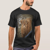 Fluffy Highland cow Tシャツ (正面)