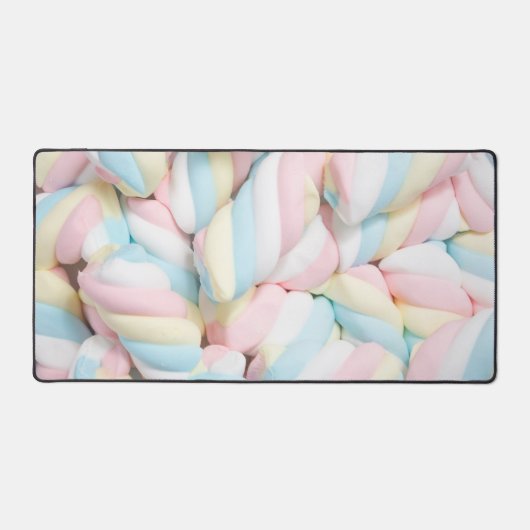 Fluffy Marshmallow Twists Candy デスクマット (正面)