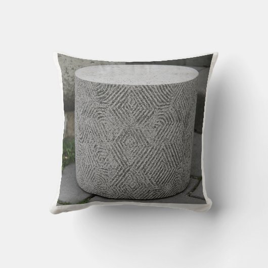 Fluted Concrete Cylinder Texture Print | Ribbed  クッション (裏面)