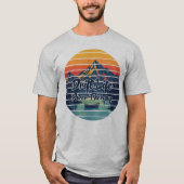 Fly Fishing Drift Boat River Therapy Retro Gift Tシャツ (正面)