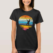 Fly Fishing Retro Sunset  Angler Fisherman Fly Fis Tシャツ (正面)