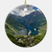 FlydalsjuvetからのGeirangerへのノルウェーの眺め セラミックオーナメント (裏面)