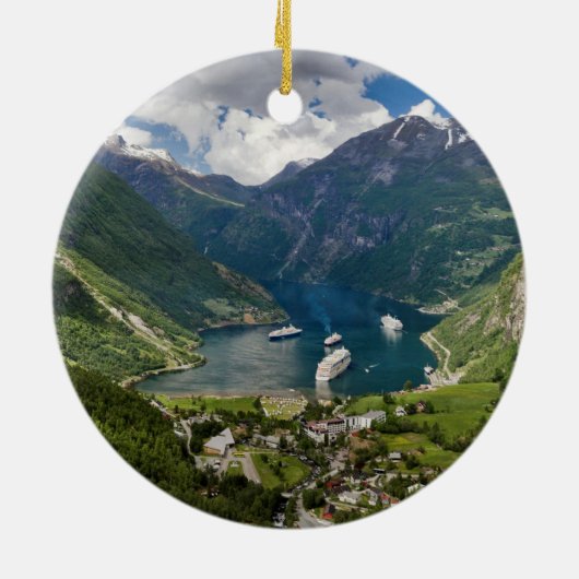 FlydalsjuvetからのGeirangerへのノルウェーの眺め セラミックオーナメント (裏面)