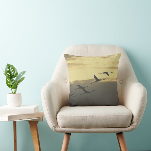 Flying birds Throw Pillow クッション (椅子)