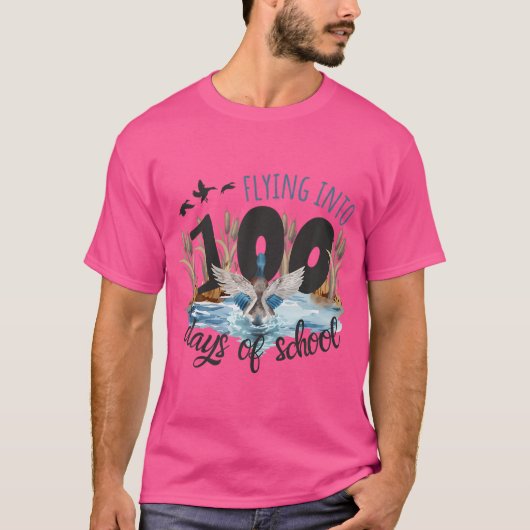 Flying Into 100 Days Of School Duck Hunting 100Th  Tシャツ (正面)