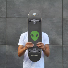 Flying Saucer & Green Alien Skateboard スケートボード
