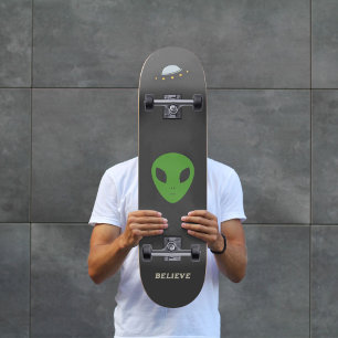 Flying Saucer & Green Alien Skateboard スケートボード