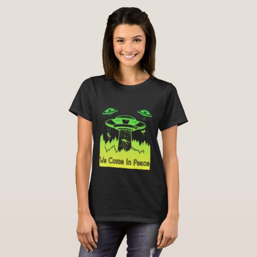 Flying Saucer UFO Astronauts are Aliens 10 Tシャツ (正面フル)