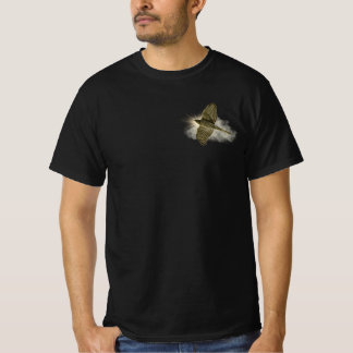 Flying Sharp-shinned Hawks Tシャツ