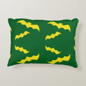 Flying Yellow Halloween Bats アクセントクッション (裏面)