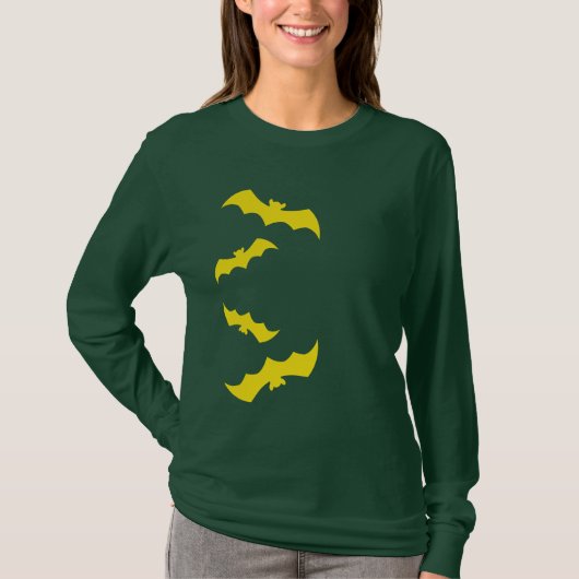 Flying Yellow Halloween Bats Tシャツ (正面)