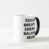 Focus Breathe Energy Balance Move – Motivational モーフィングマグカップ (正面右)
