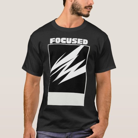 Focuse In T-Shirt – Minimalist Motivational Street Tシャツ (正面)