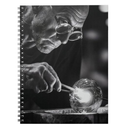 Focused Craftsman Black White Glassblowing Noteboo ノートブック (正面)